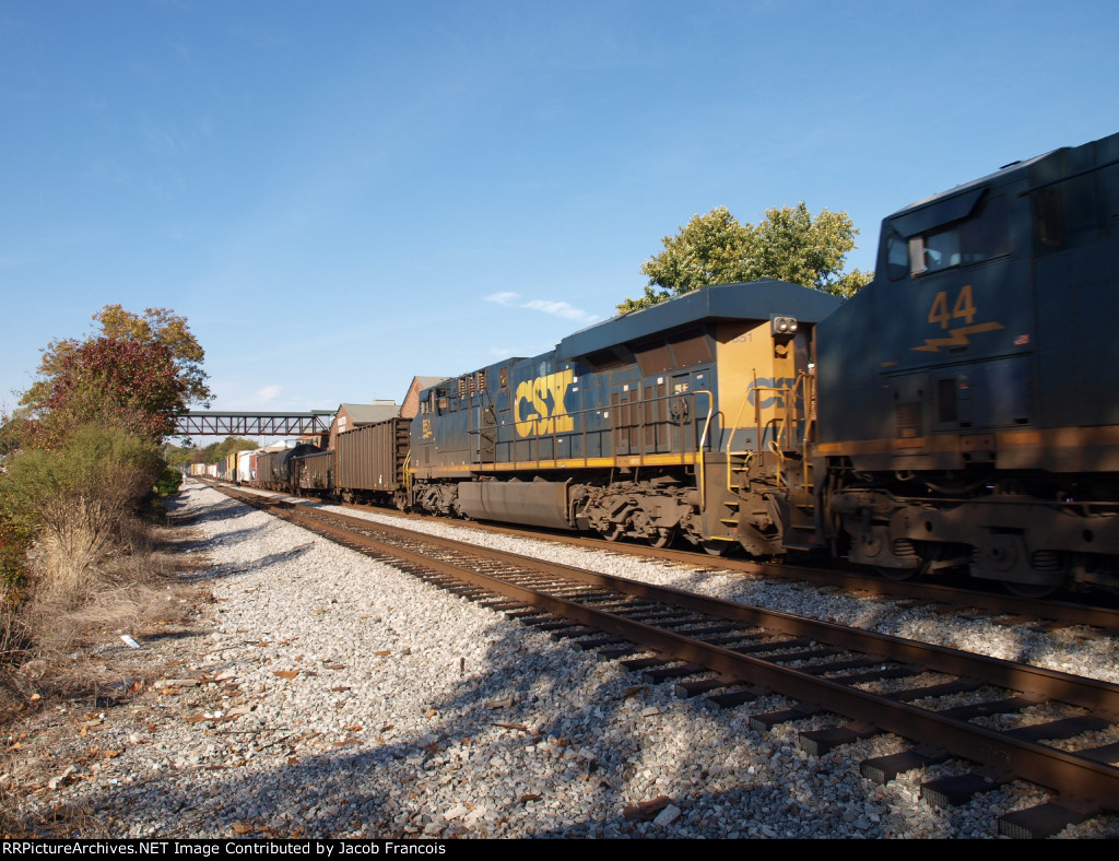 CSX 851